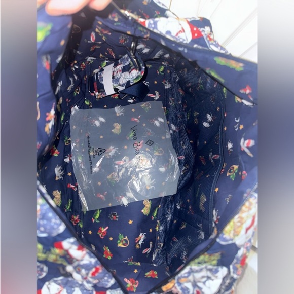 NWT Vera Bradley large travel dufie snow globes bag - Picture 3 of 5
